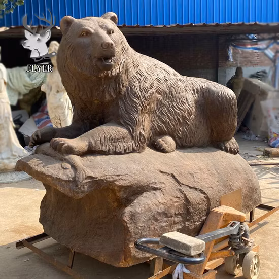 Decoração ao ar livre artesanato de metal moderno animal vida selvagem estátua do urso de bronze em tamanho real estátua do urso de bronze